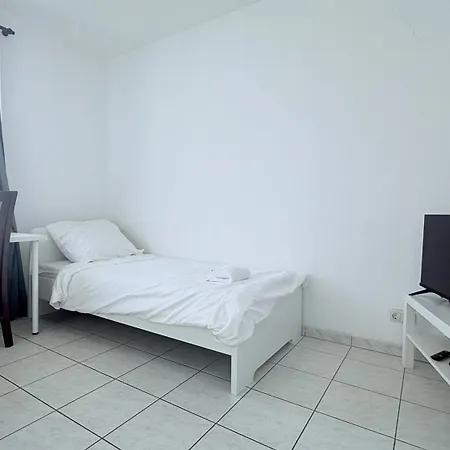Zentrale Monteur & Businesswohnung In Heide Mit Wlan, Kueche & Parkplatz Appartamento *